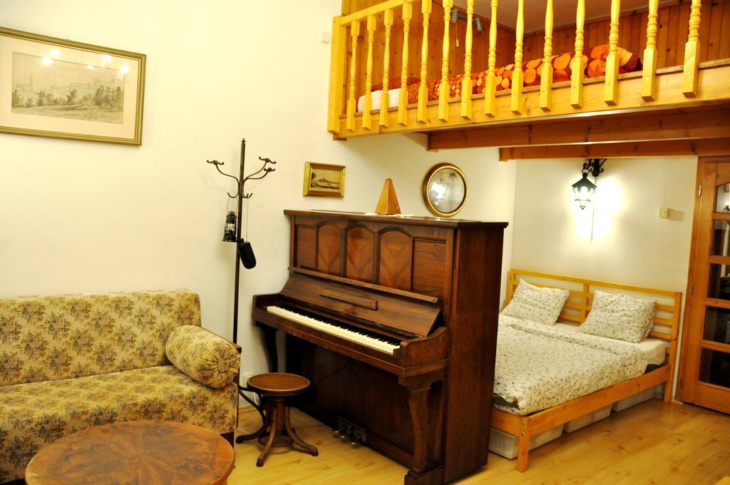 Traditional Slovak Apartment Bratislava Eksteriør billede